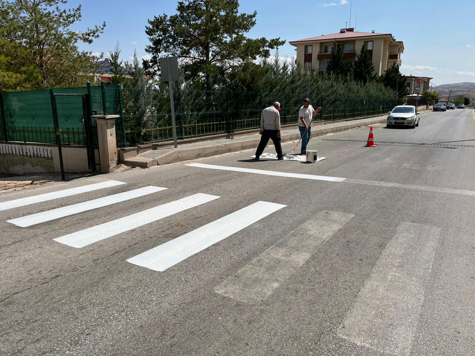 yaya-gecidi-cizgileri-ve-trafik-uyari-isaretlerini-yeniledik